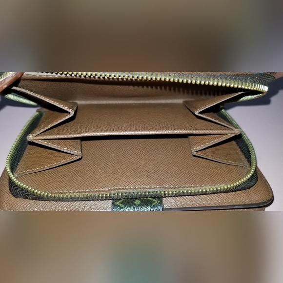 LOUIS VUITTON MONOGRAM ZIPPER BIFOLD WALLET SP0084 - Picture 9 of 16